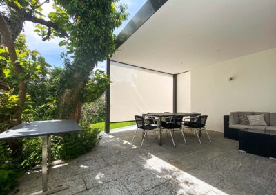 Terrassenlounge BERNA - Sitzplatzüberdachung – Terrassenüberdachung – Glasdach – Lamellenpergola – Lamellendach – Wetterschutz für Möbel – Stobag – SunParadise – Nyon – Terrado – Hawaii40 – CUBO - Schutz vor Wind, Regen und Schnee – geschützte Terrasse -