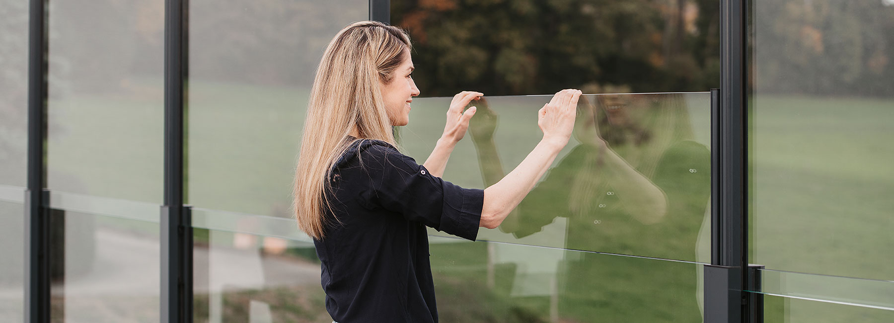 Vollglasschiebewand – Sitzplatzverglasung – Terrassenverglasung – Wind-Wetterschutzverglasung – Sommerverglasung – VG17 – VG15 – Ideal38 – ISO41 – geschützte Terrasse – Schiebeverglasung -